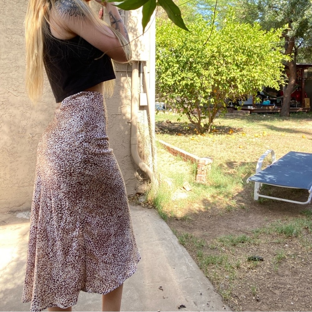 Urban outfitters cheetah animal print mid skirt